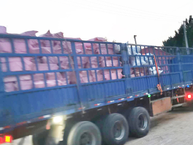 大量庫(kù)存及裝車